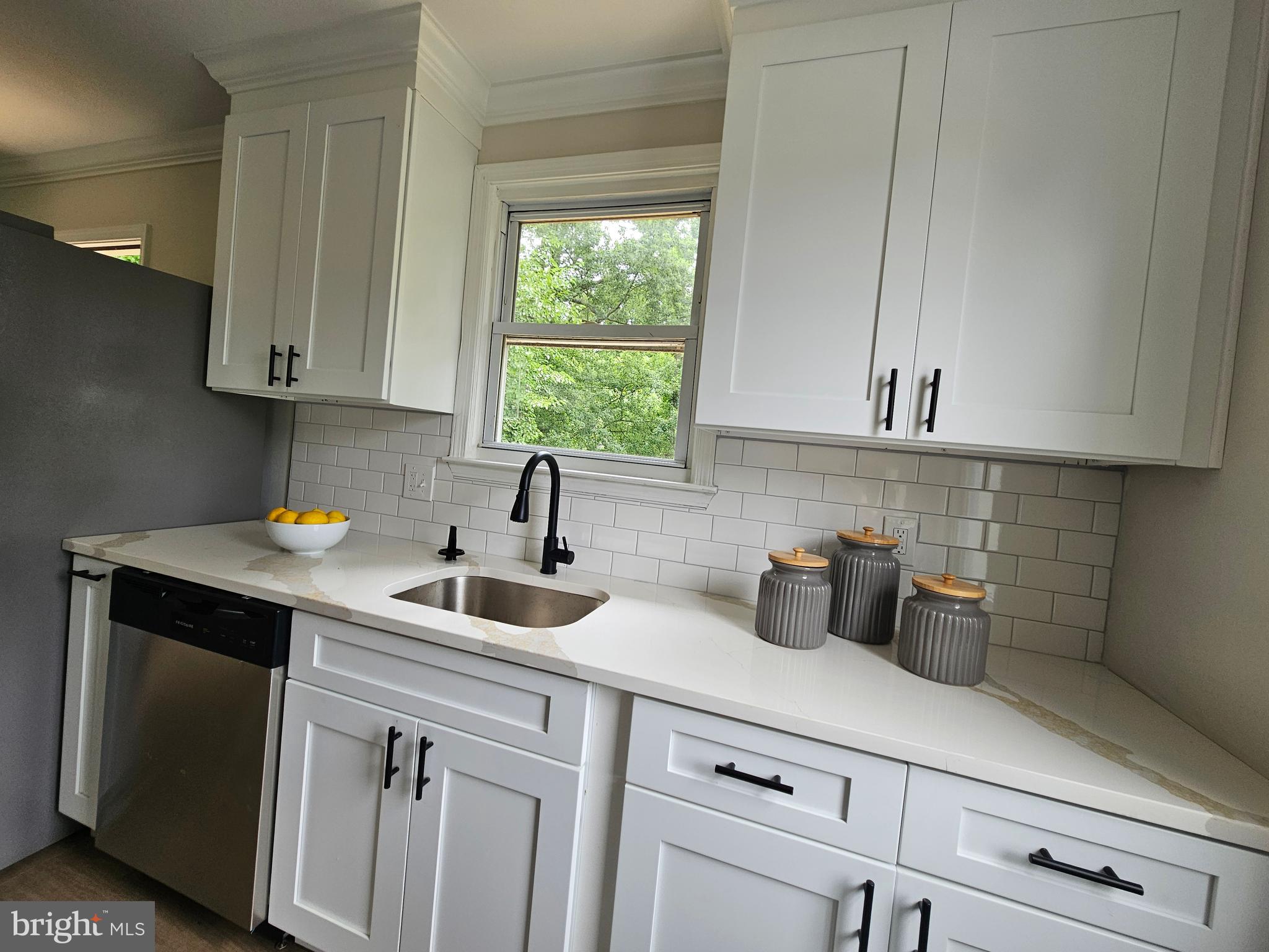 2023 Middleborough Road Baltimore, MD 21221 - Photo 13 of 48