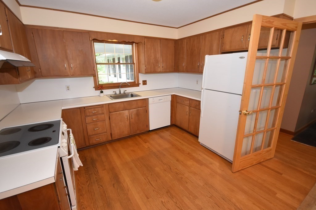 16 Colonial Court Amherst, MA 01002 - Photo 12 of 34 Gallery Image 12