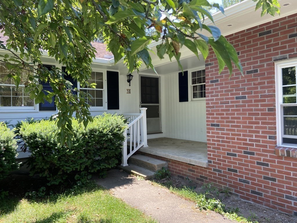 16 Colonial Court Amherst, MA 01002 - Photo 2 of 34 Gallery Image 2