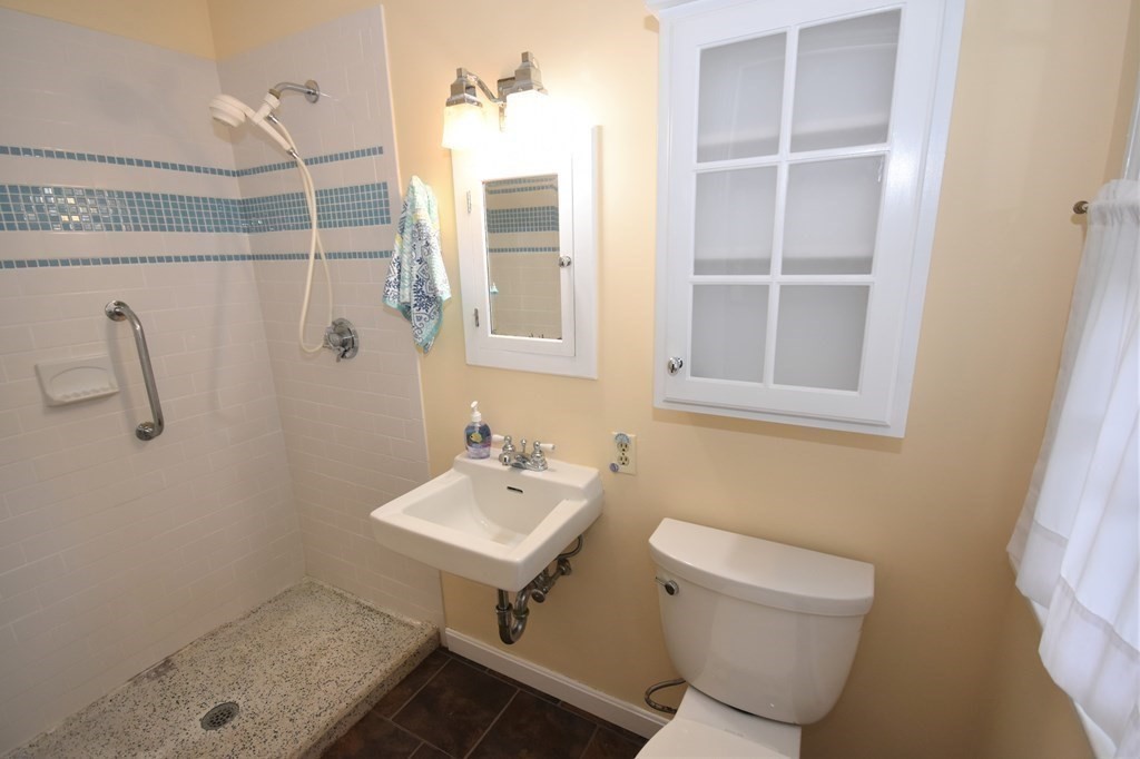 16 Colonial Court Amherst, MA 01002 - Photo 28 of 34 Gallery Image 28