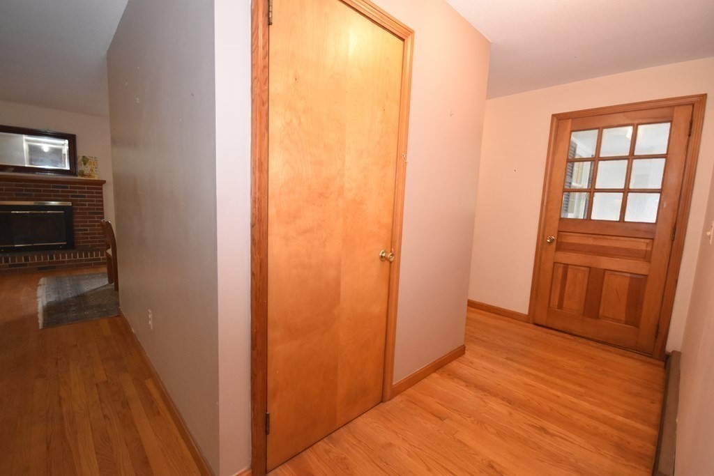 16 Colonial Court Amherst, MA 01002 - Photo 6 of 34 Gallery Image 6