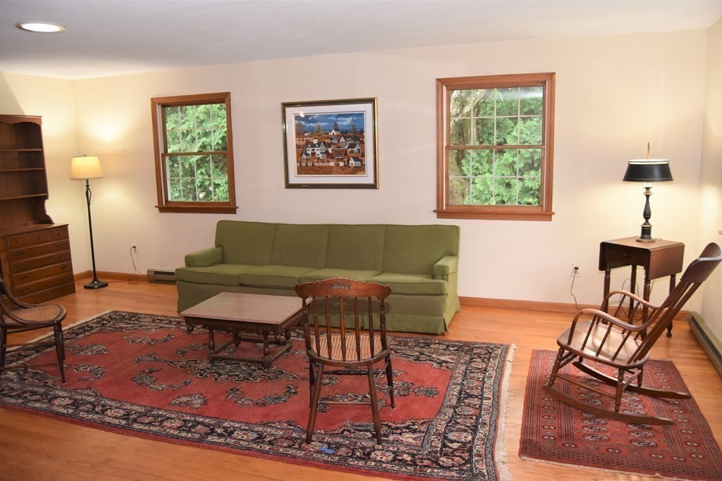 16 Colonial Court Amherst, MA 01002 - Photo 9 of 34 Gallery Image 9