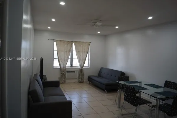 $160,000 | 1250 East Sample Road, Unit 303, Pompano Beach, FL 33064