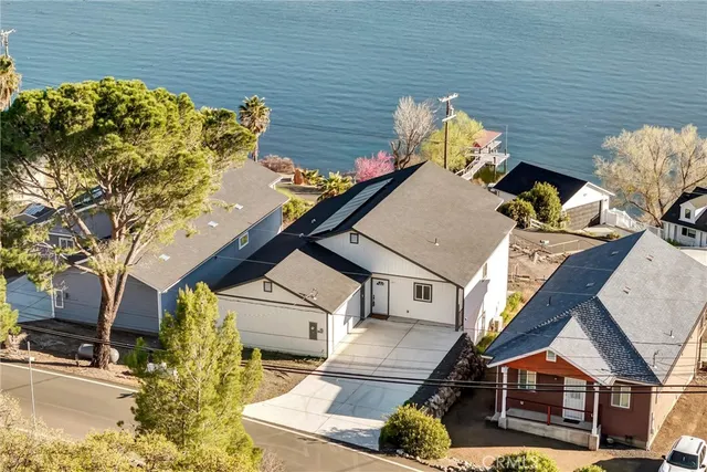 a view of a dinning room with chandelier