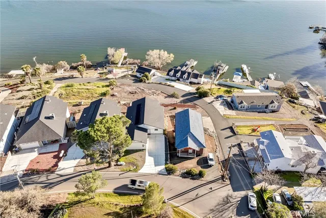 $435,000 | 11911 Lakeshore Drive, Clearlake, CA 95422