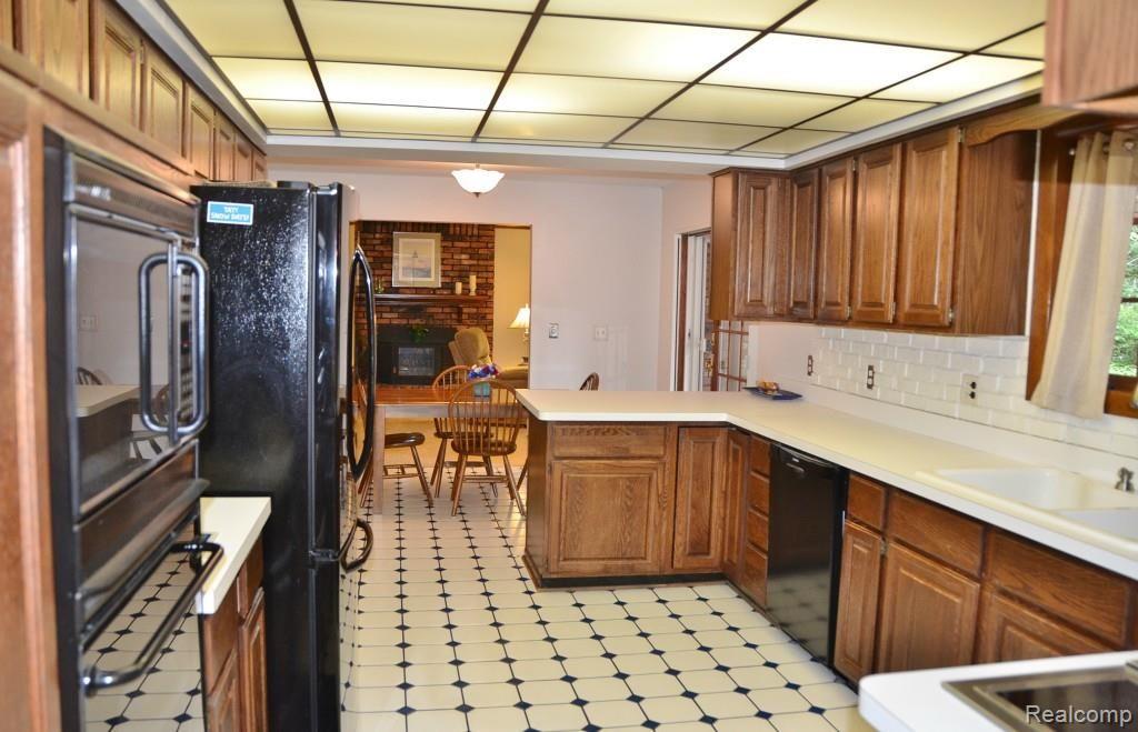 22101 Meridian Road Grosse Ile, MI 48138 - Photo 23 of 52 DSC_2138.jpg
