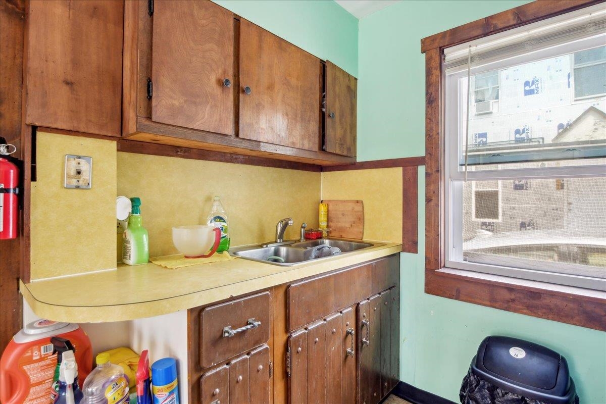 9 Third Street Barre, VT 05641 - Photo 4 of 19