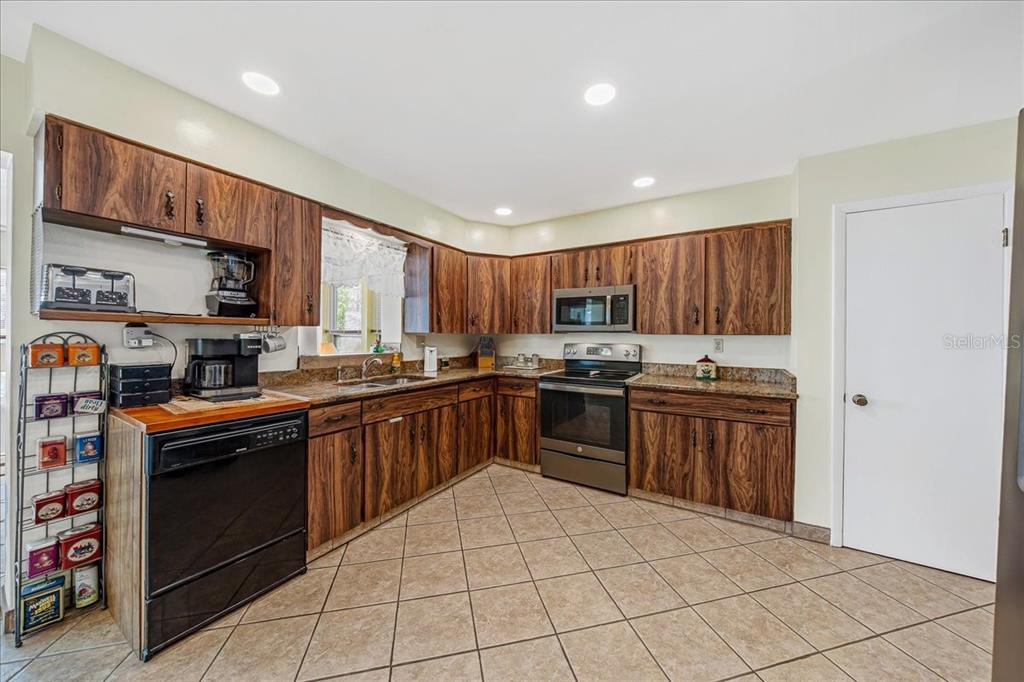 650 East Wacker Street Hernando, FL 34442 - Photo 7 of 48