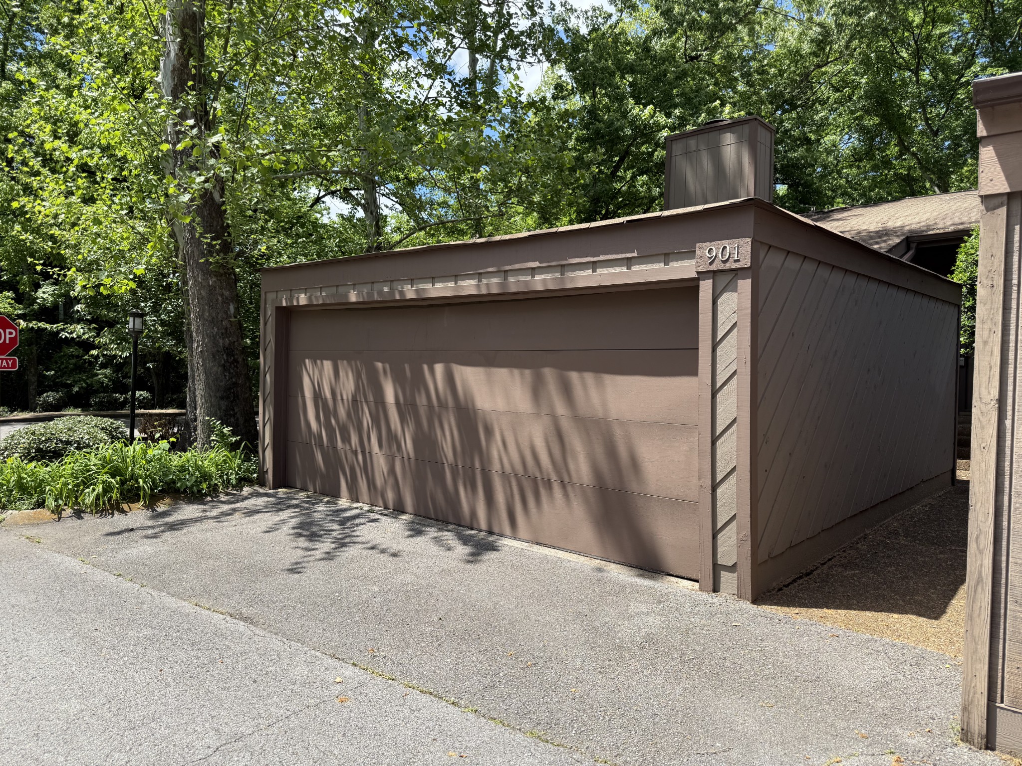 901 Holly Forest Nashville, TN 37221 - Photo 2 of 18 a front view of a house