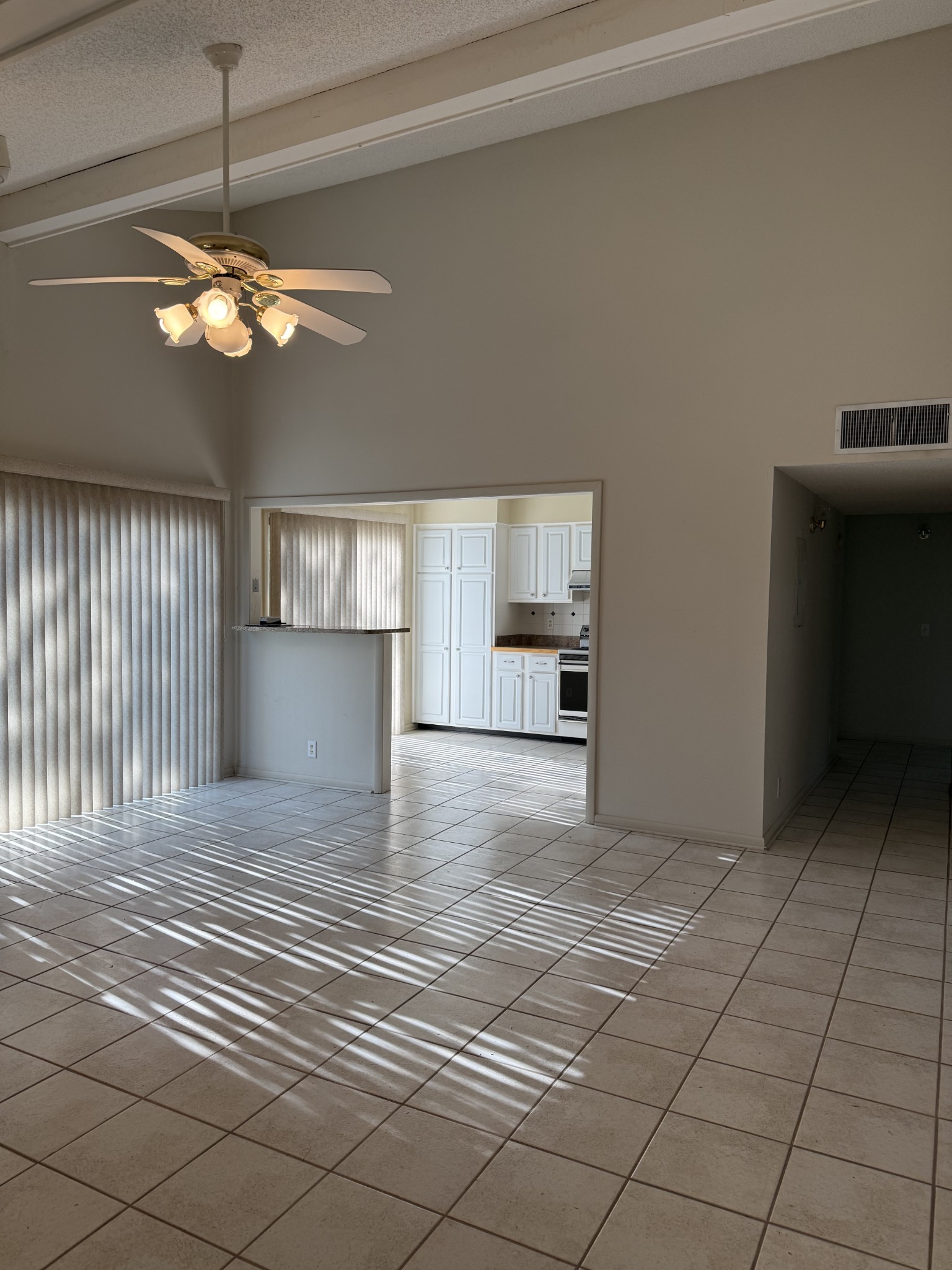 901 Holly Forest Nashville, TN 37221 - Photo 5 of 18 a view of a livingroom with a ceiling fan and window