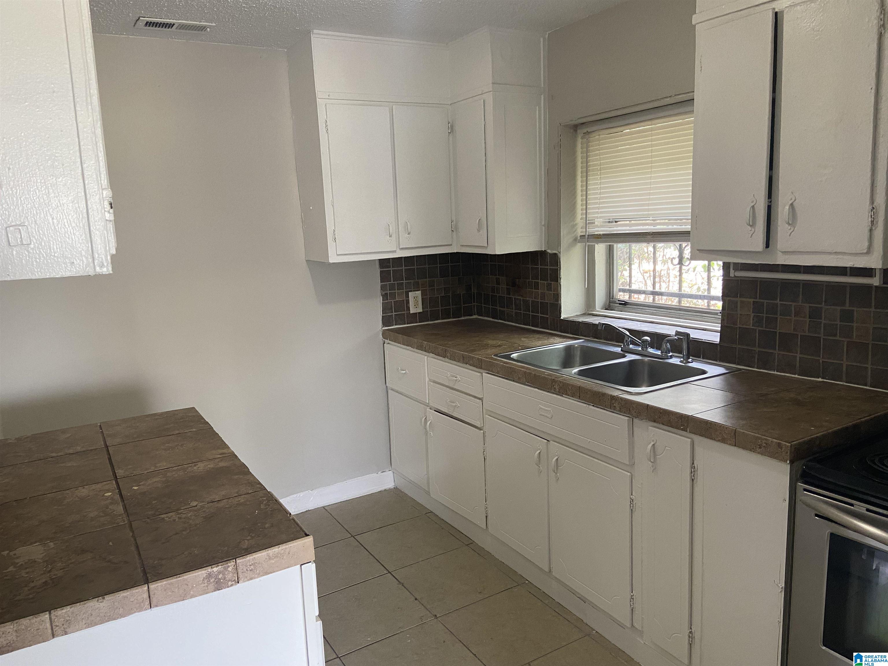 1621 30th Street Southwest Birmingham, AL 35208 - Photo 4 of 12