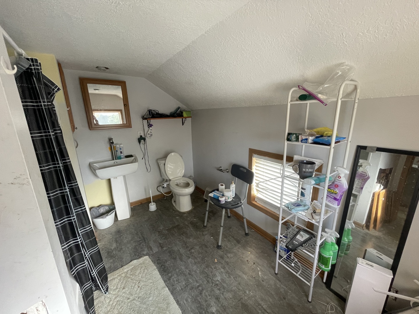 328 West Locust Street Lanark, IL 61046 - Photo 3 of 5 a living room with furniture and a window