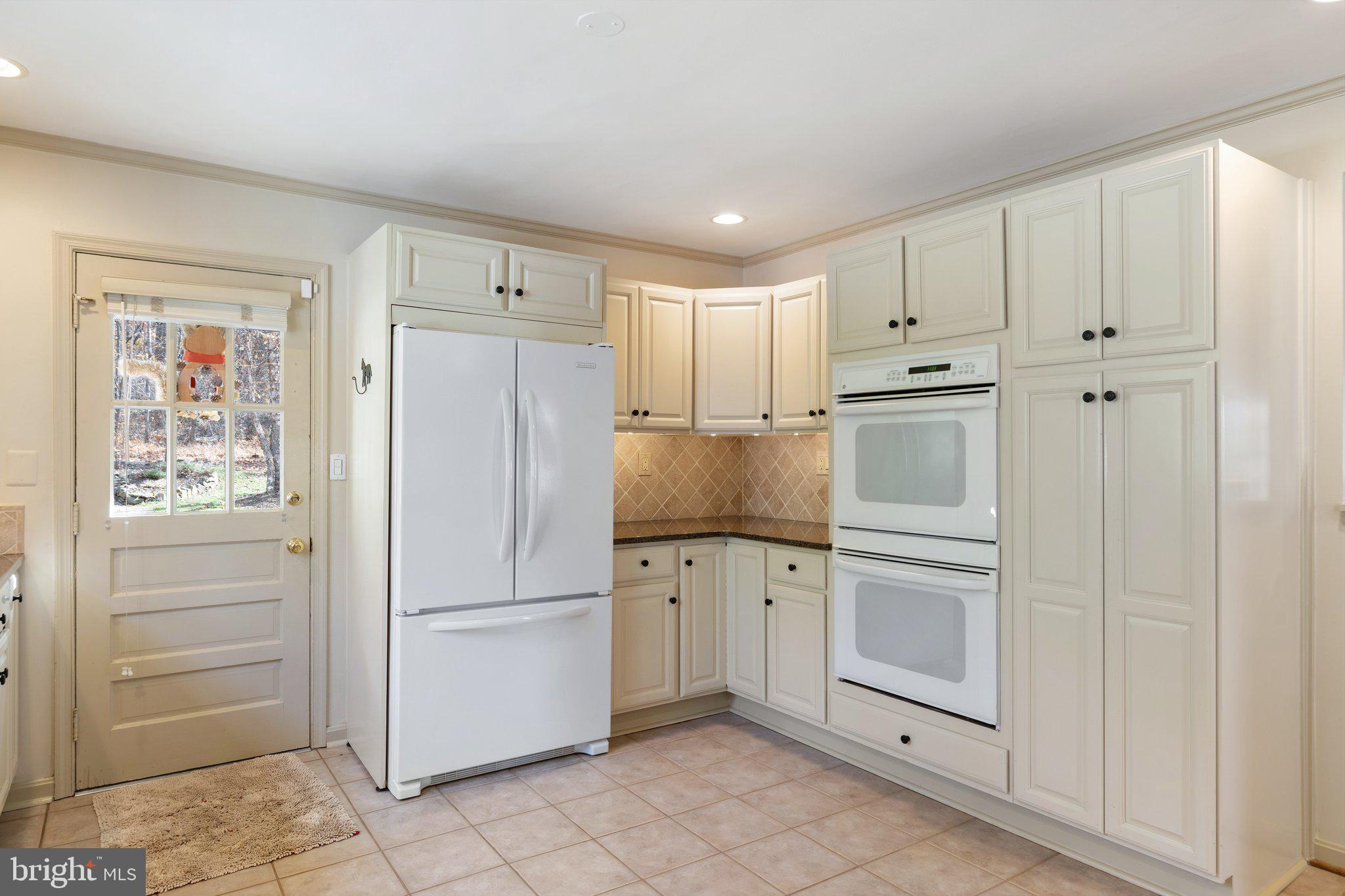 17970 Raven Rocks Road Bluemont, VA 20135 - Photo 13 of 78 Double oven