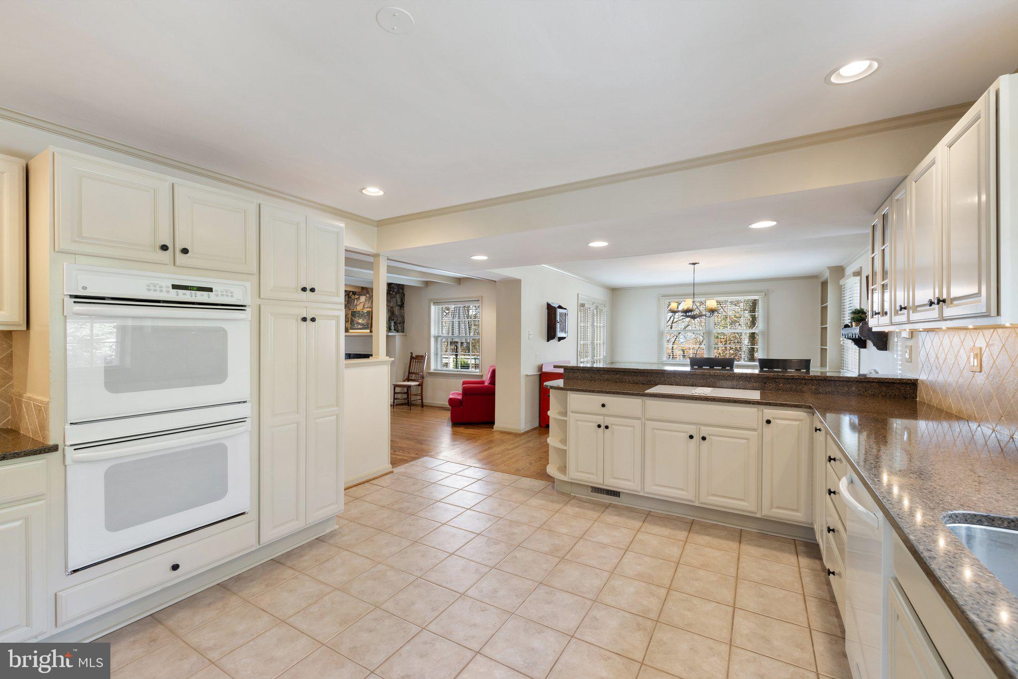 17970 Raven Rocks Road Bluemont, VA 20135 - Photo 14 of 78 Kitchen view into dining room