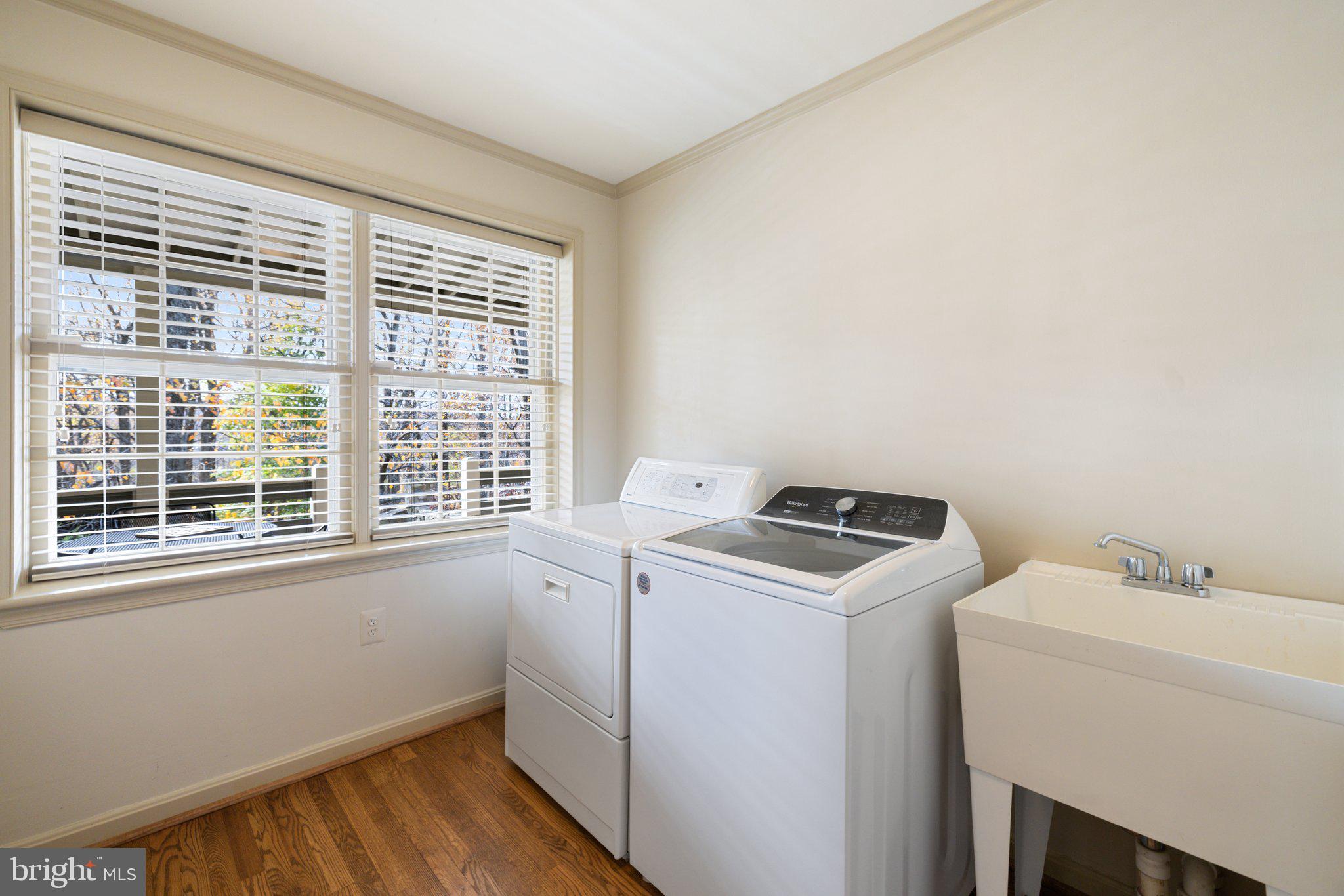 17970 Raven Rocks Road Bluemont, VA 20135 - Photo 32 of 78 Main Level Laundry