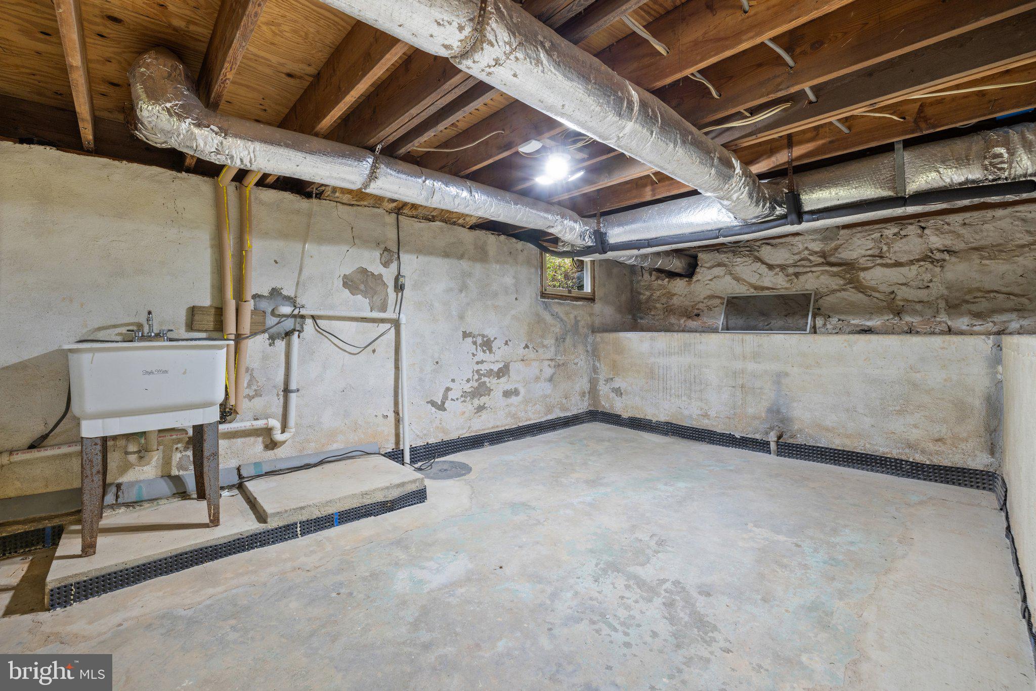 17970 Raven Rocks Road Bluemont, VA 20135 - Photo 45 of 78 a view of a room with natural light