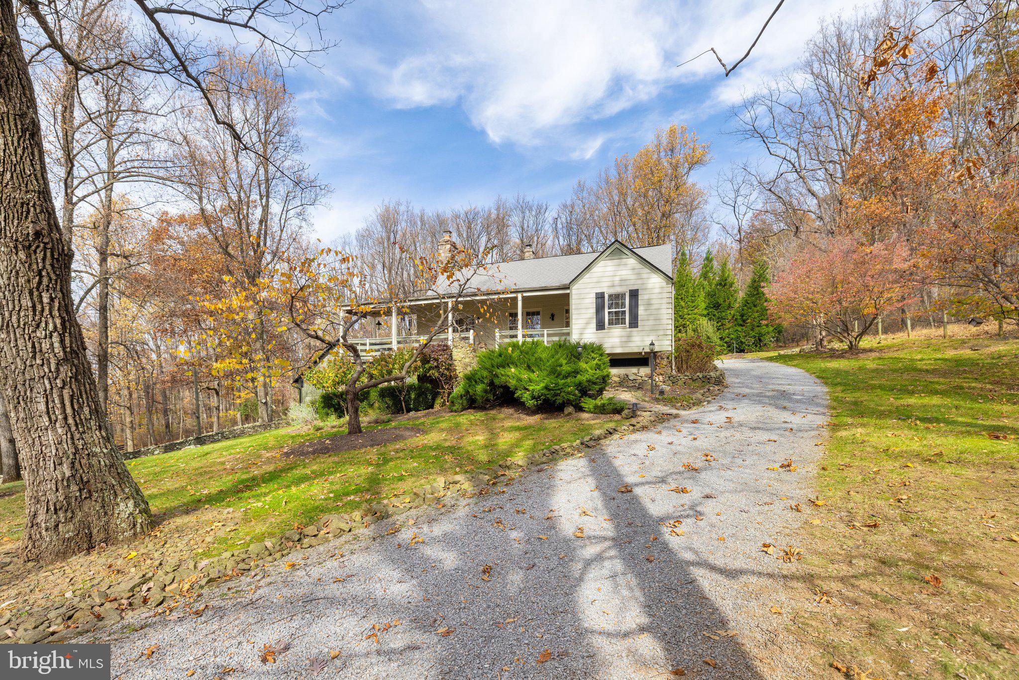 17970 Raven Rocks Road Bluemont, VA 20135 - Photo 6 of 78 Drive up to house