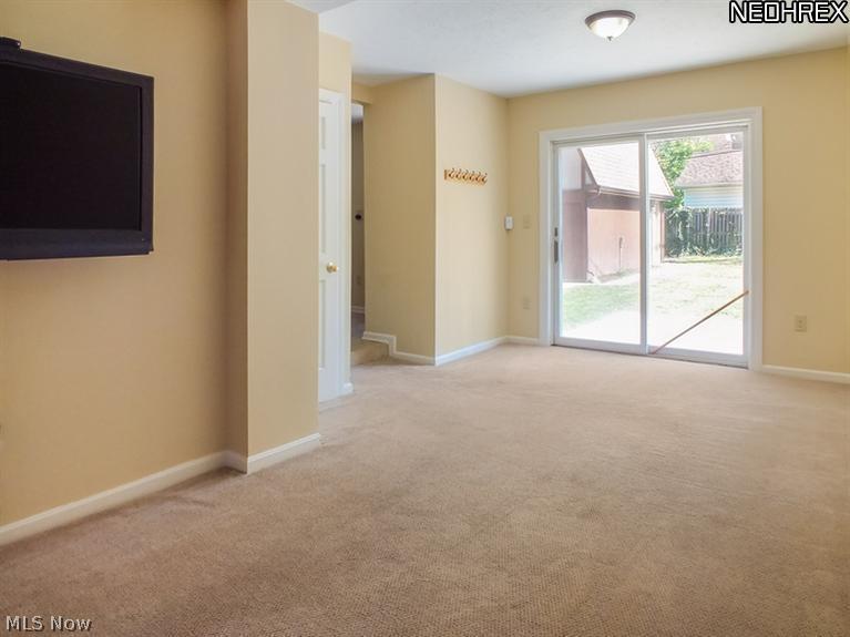 2451 Dysart Road Cleveland, OH 44118 - Photo 4 of 20