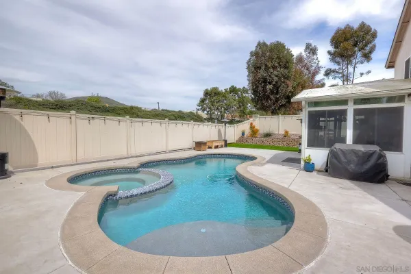 $1,400,000 | 13791 Via Tres Vistas, San Diego, CA 92129