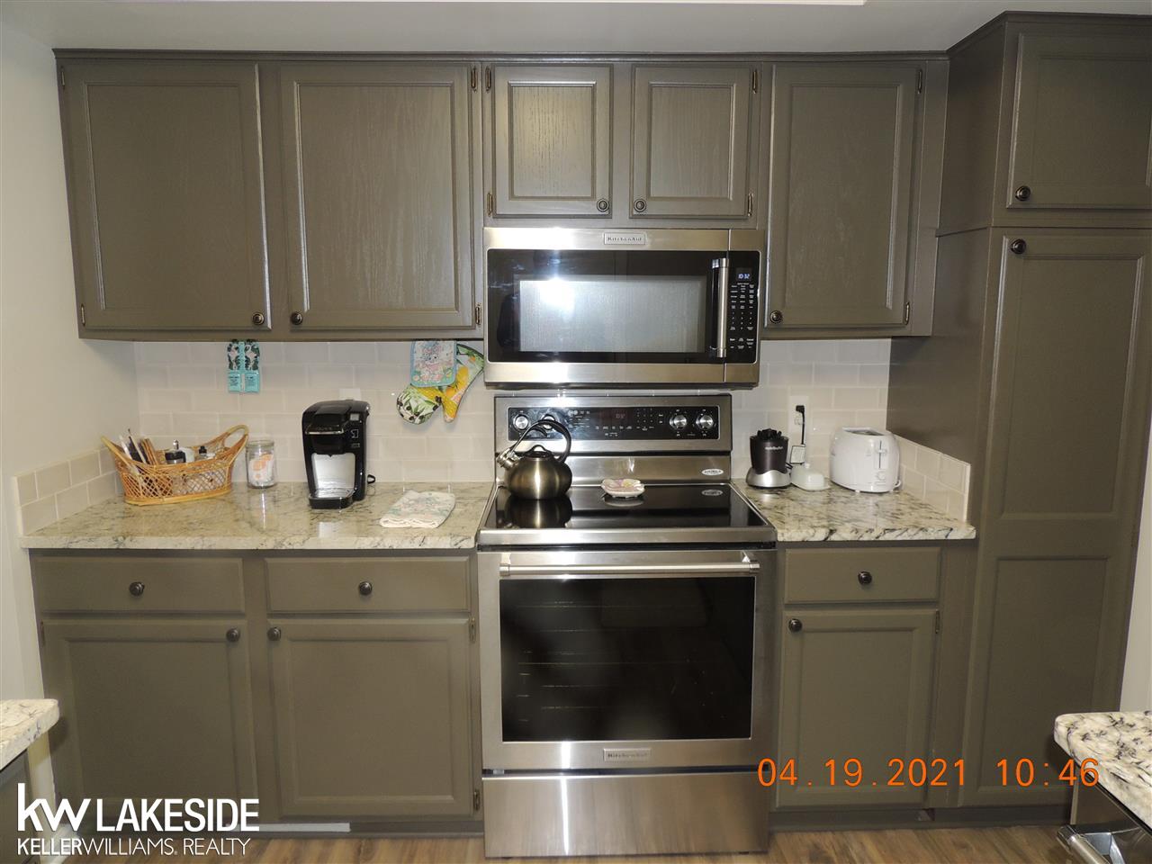 1675 Huntington Park, Unit B Rochester, MI 48309 - Photo 13 of 42 50039251-12.JPG