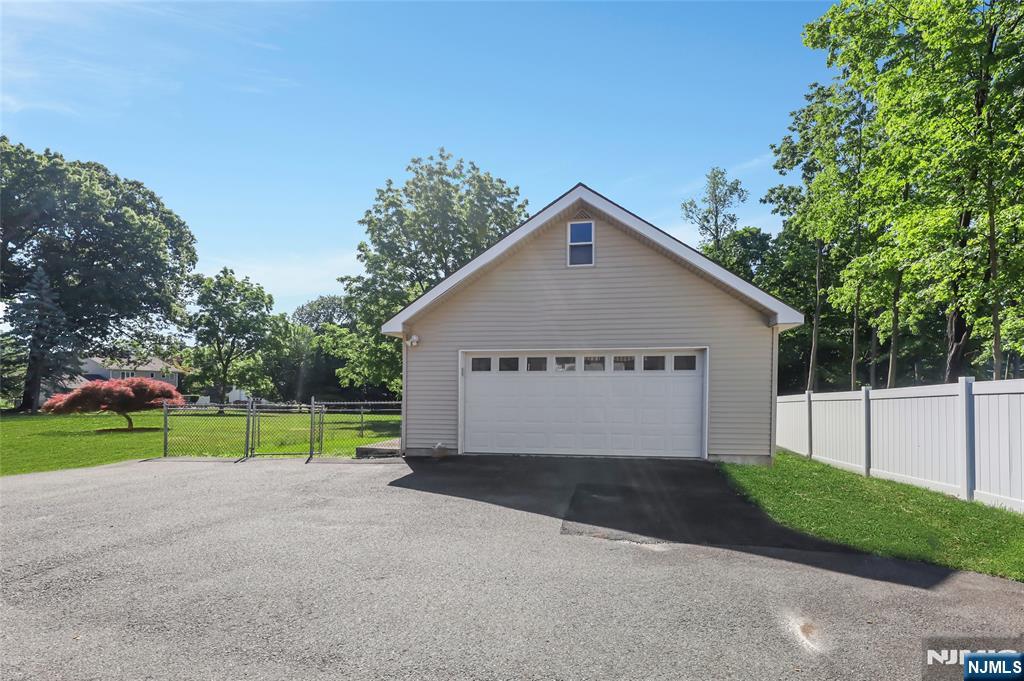 1093 Littleton Road Parsippany, NJ 07054 - Photo 47 of 50