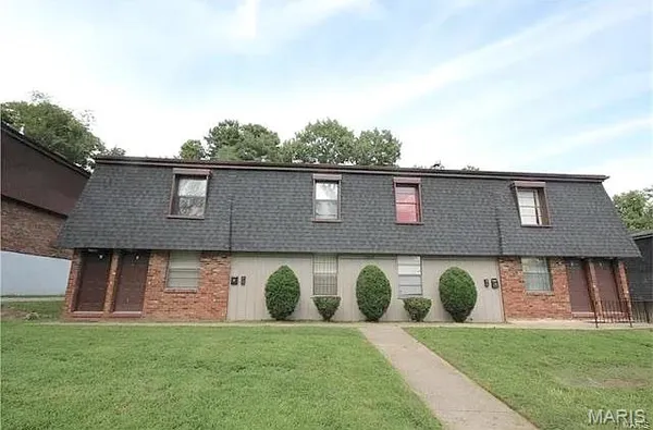 $975 | 1104 Arrowhead Drive, Unit B, Collinsville, IL 62234