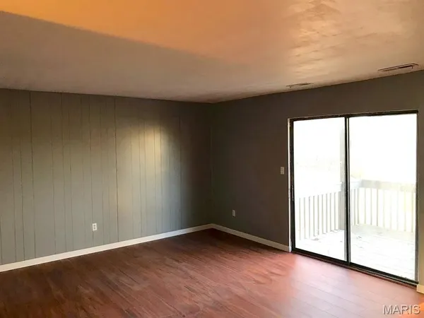 $975 | 1104 Arrowhead Drive, Unit B, Collinsville, IL 62234