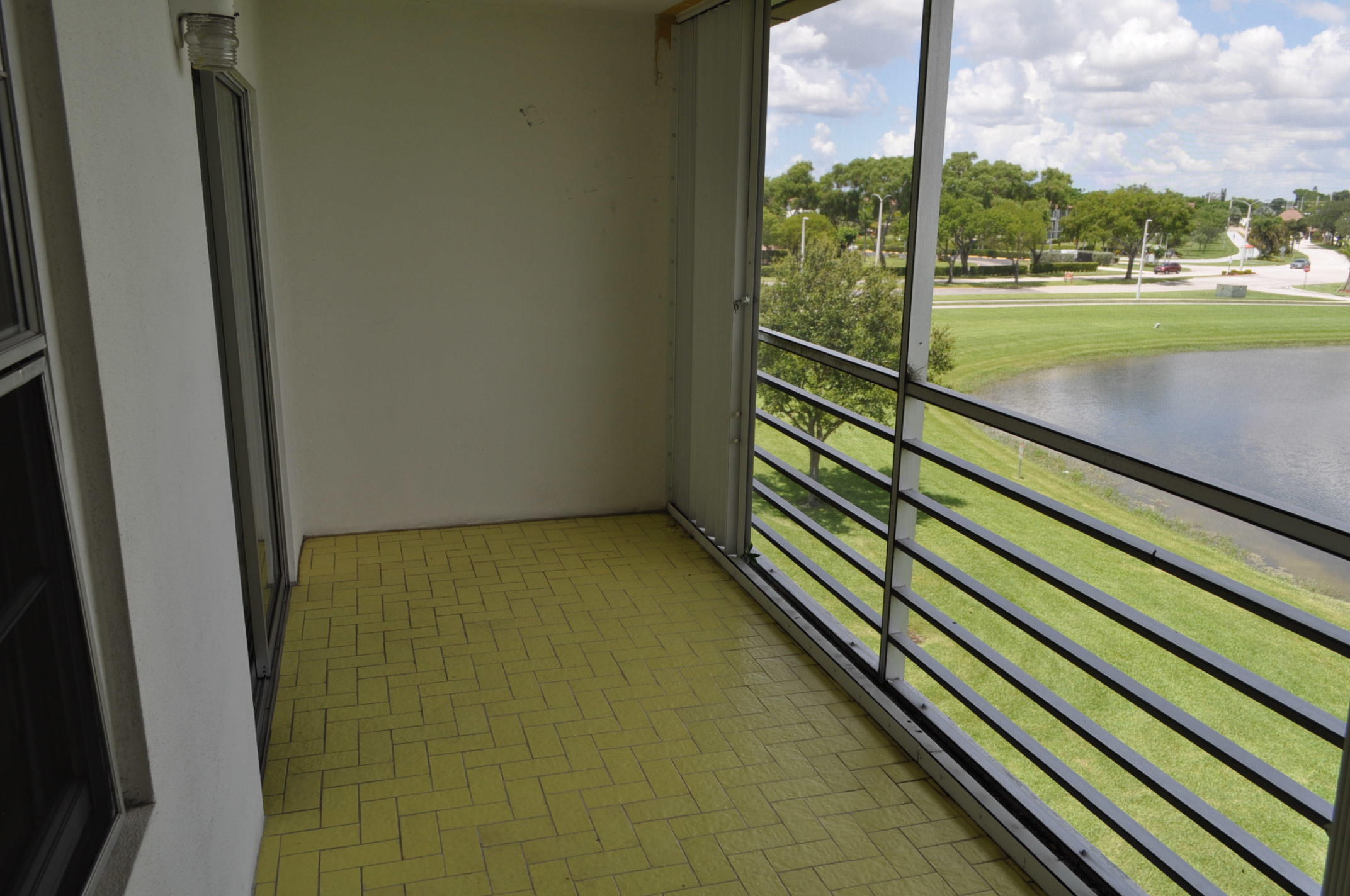 4099 Cornwall East, Unit 4099 Boca Raton, FL 33434 - Photo 4 of 13 Patio