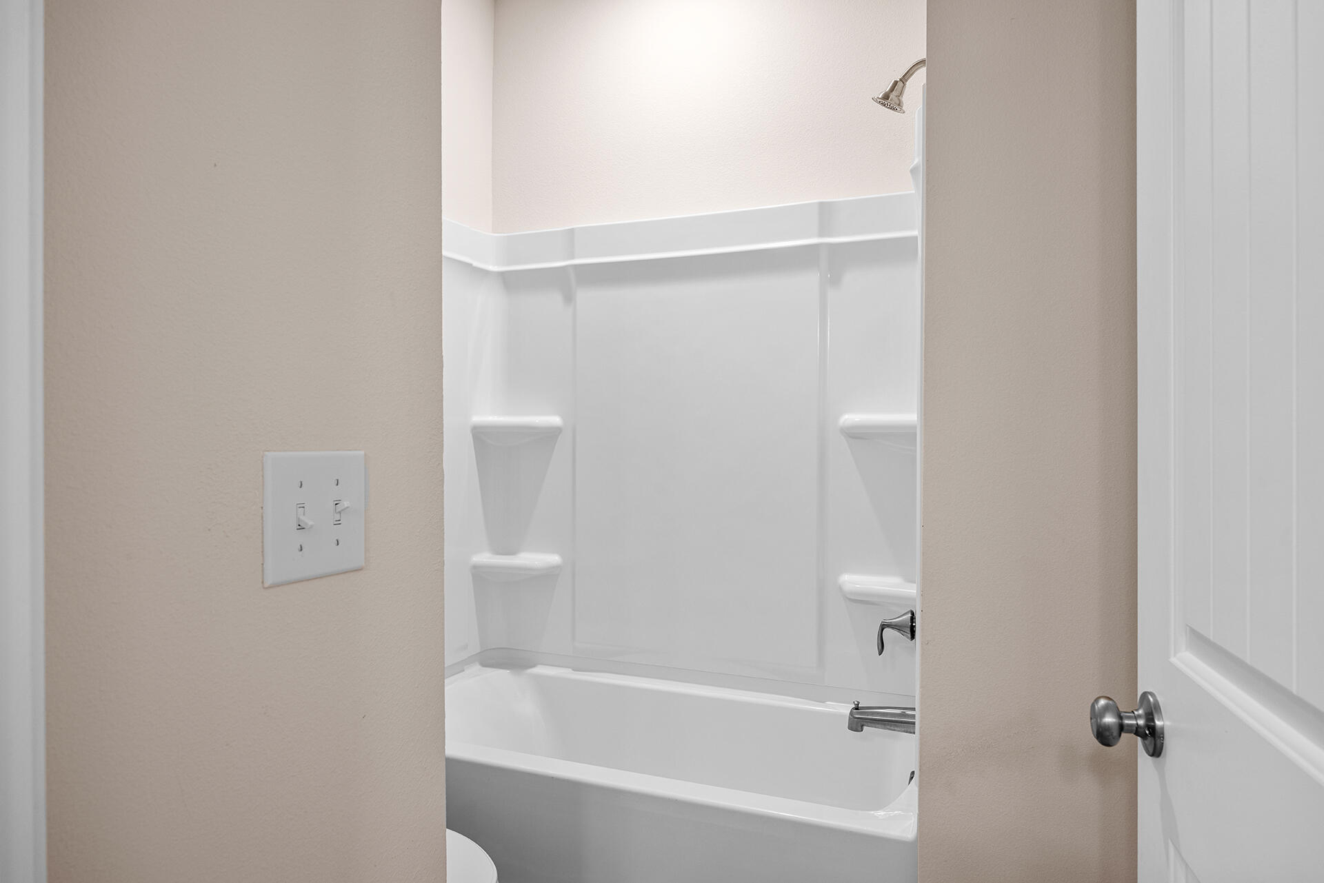 220 Conner Circle Santa Rosa Beach, FL 32459 - Photo 15 of 50 a bathroom with a bathtub