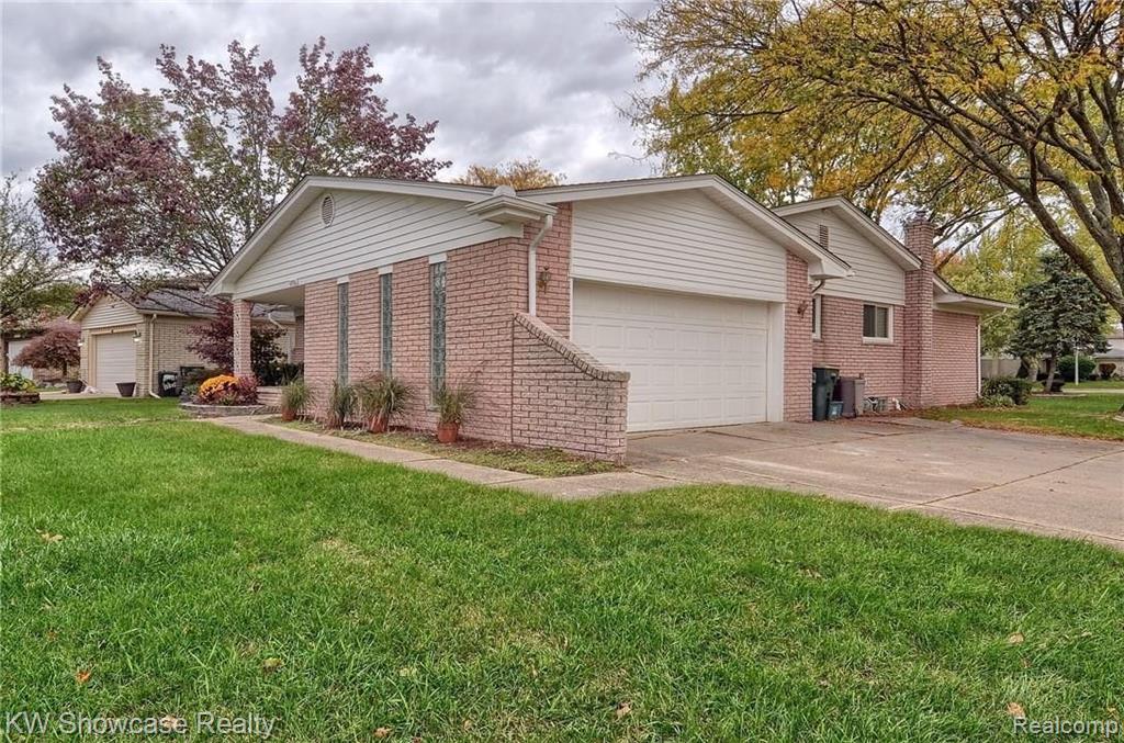 42916 Versailles Road Canton, MI 48187 - Photo 3 of 30