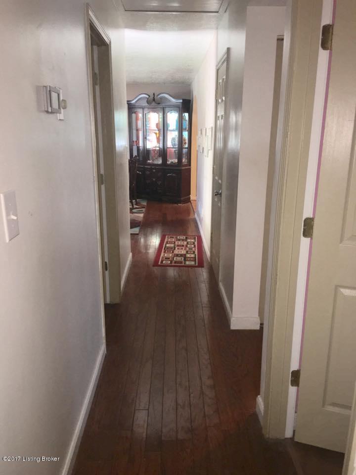 5621 Axbridge Road Louisville, KY 40216 - Photo 21 of 36 AXBRIDGE (52)