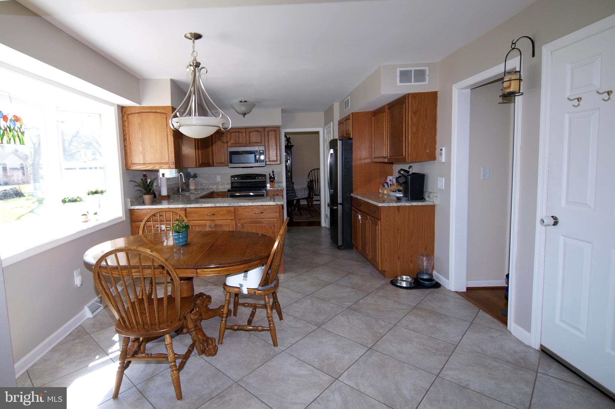 1028 Hawthorn Road Allentown, PA 18103 - Photo 8 of 24 Gallery Image 8