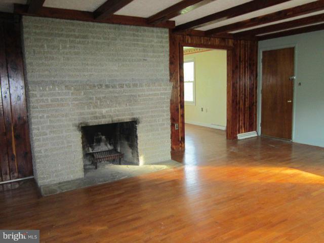 302 Poorhouse Road Winchester, VA 22603 - Photo 6 of 16 Living Room