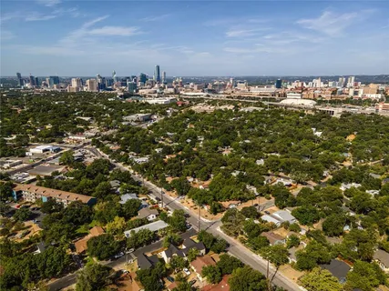 $699,000 | 1704 East 32nd Street, Unit B, Austin, TX 78722