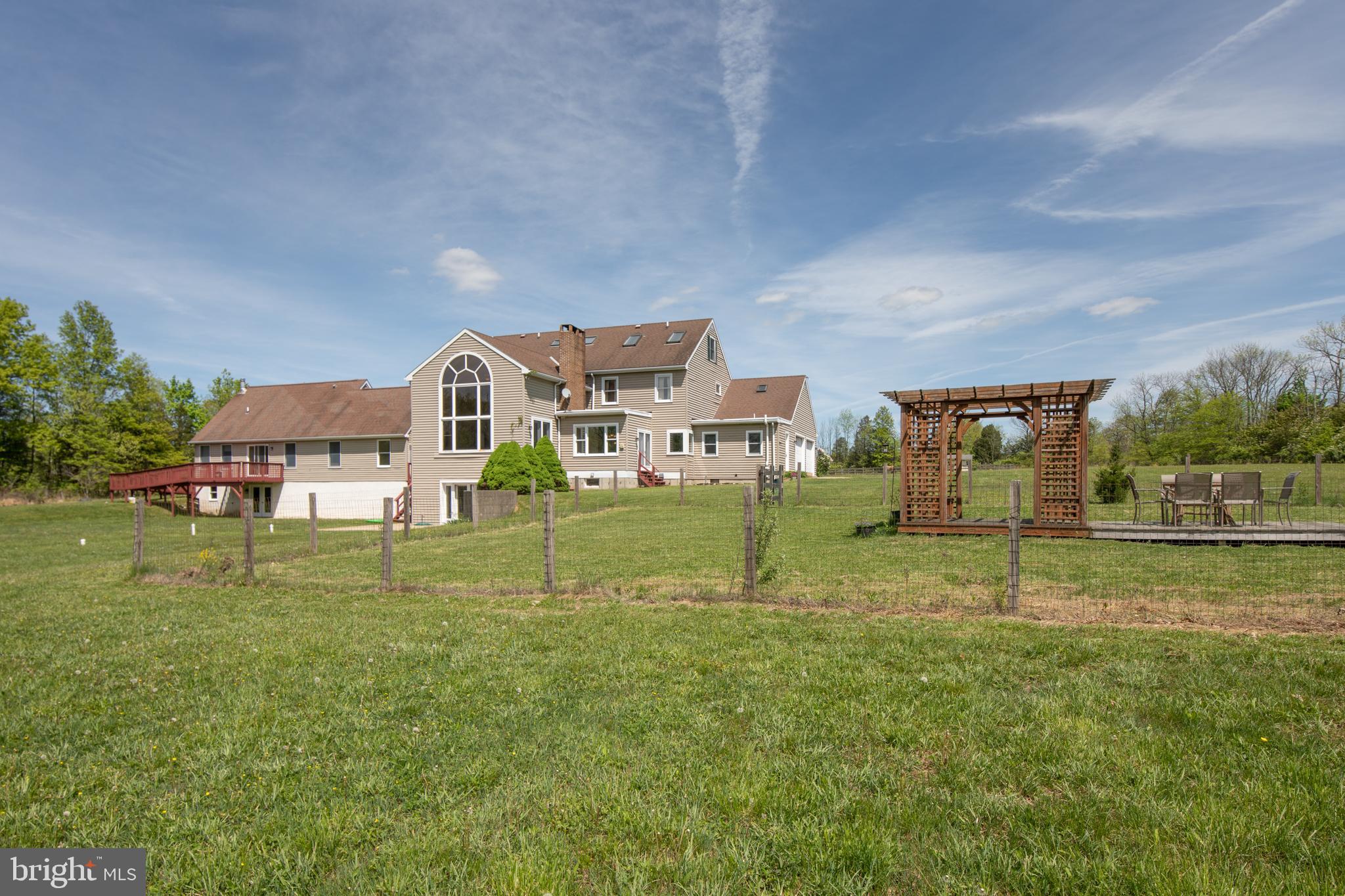 188 Keystone Road Quakertown, PA 18951 - Photo 4 of 44 Backyard Pergola