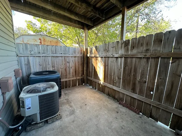 $1,295 | 903 Taulbee Lane, Unit B, Austin, TX 78757