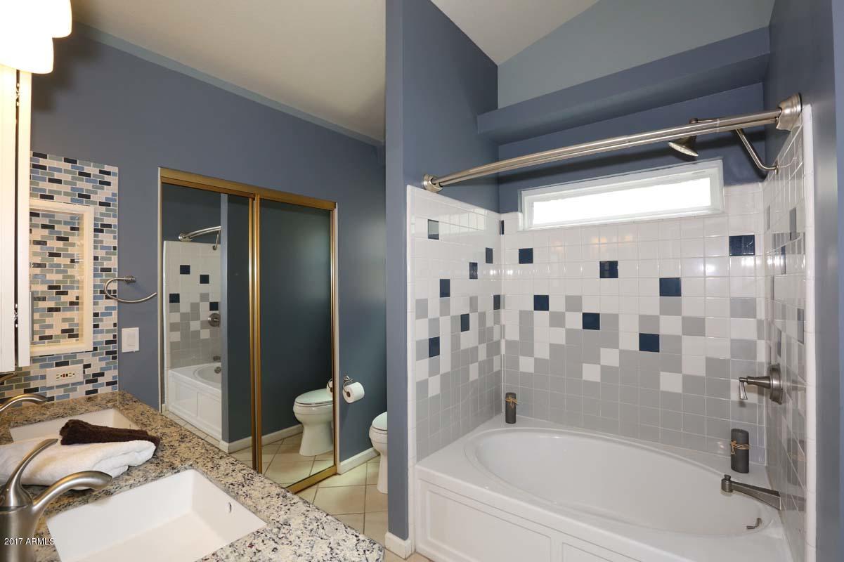 3414 East Utopia Road Phoenix, AZ 85050 - Photo 10 of 18 Master Bath
