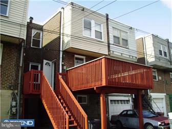 307 Margate Road Upper Darby, PA 19082 - Photo 5 of 10 a view of a house with wooden fence