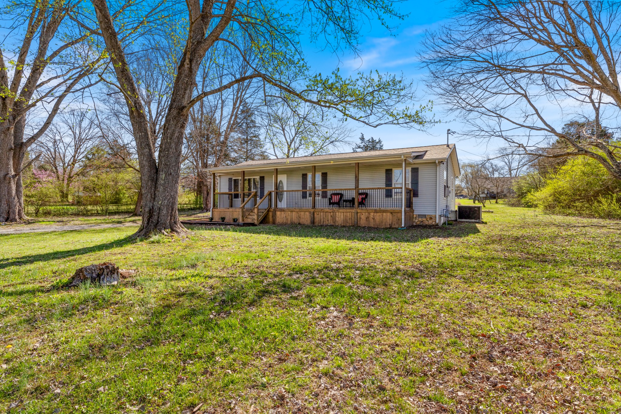 108 Aaron Drive Burns, TN 37029 - Photo 5 of 31 a view of a house with a yard
