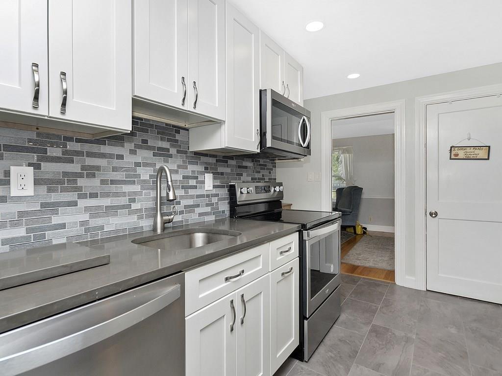 25 Chase Road Waltham, MA 02452 - Photo 4 of 36 Gallery Image 4