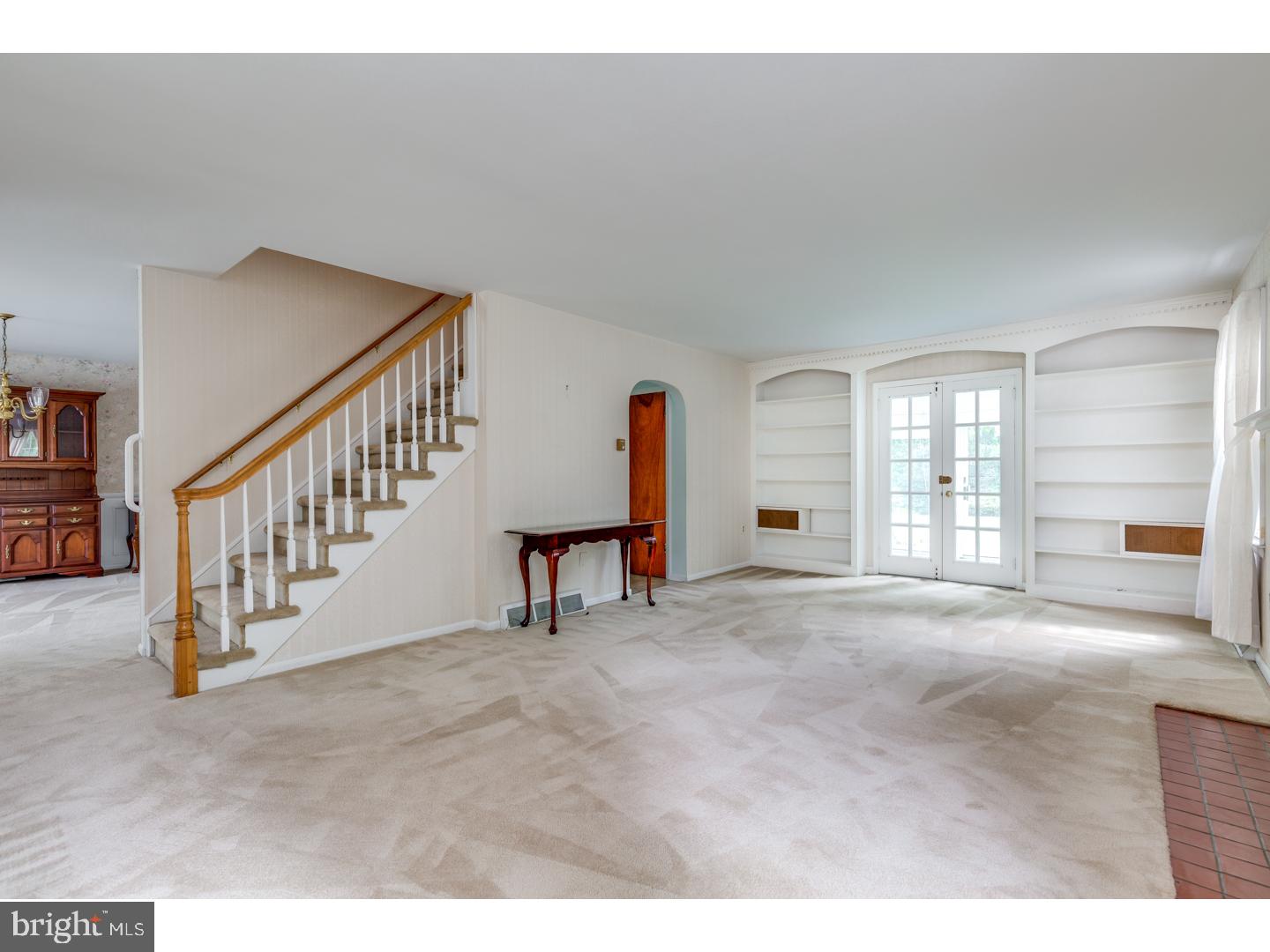 321 North Stanwick Road Moorestown, NJ 08057 - Photo 3 of 23 Living Room