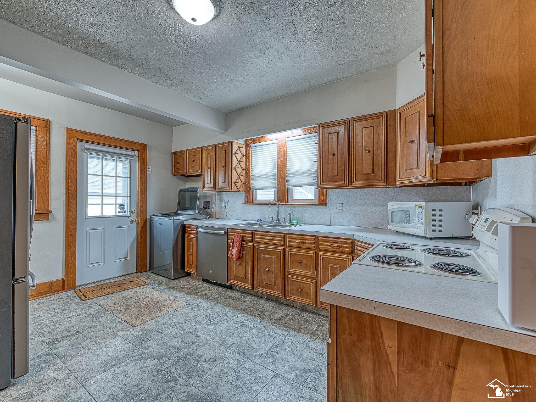 1524 South Custer Road Monroe, MI 48161 - Photo 17 of 50