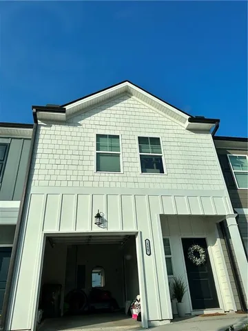 a view of an outdoor space