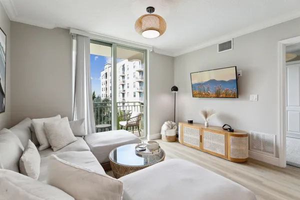 $3,500 | 610 Clematis Street, Unit 515, West Palm Beach, FL 33401