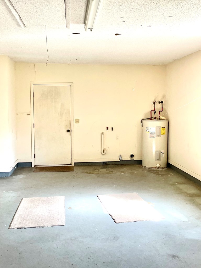 243 Blackman Road Dothan, AL 36301 - Photo 27 of 43 Laundry area in the garage
