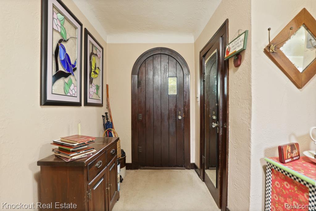 6814 East Curtis Road Bridgeport, MI 48722 - Photo 6 of 62 Gallery Image 6