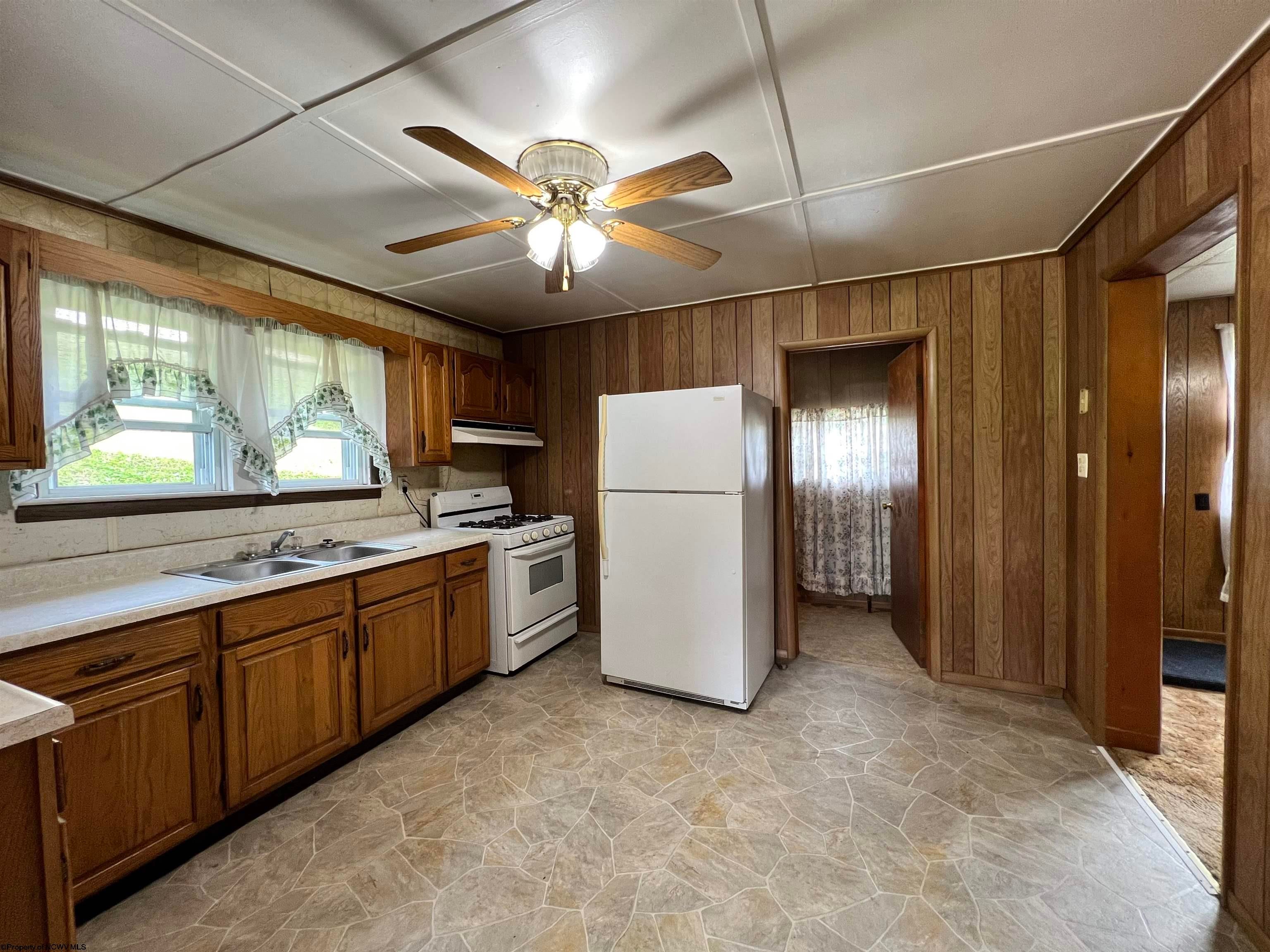396 Helens Run Road Worthington, WV 26591 - Photo 18 of 25 Gallery Image 18