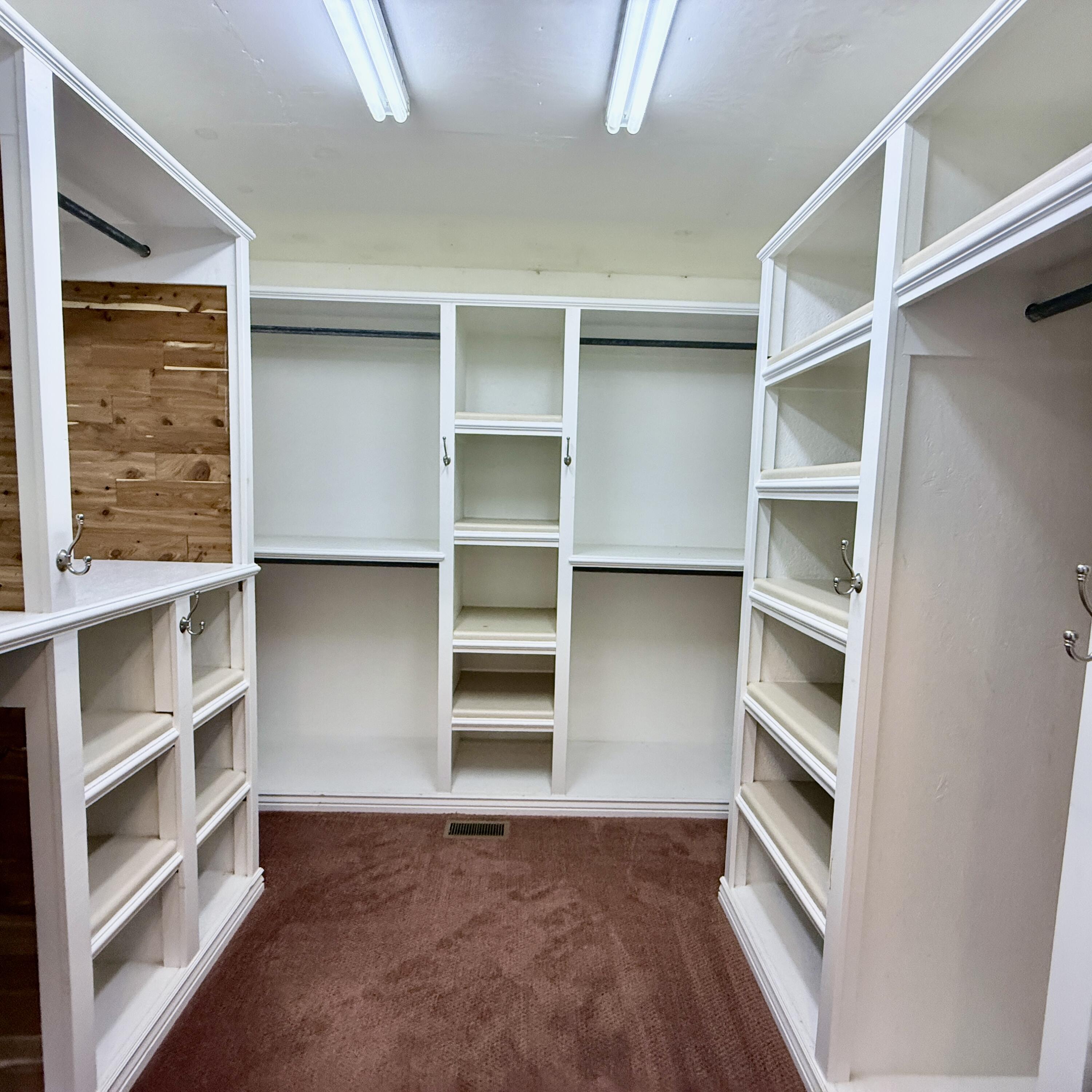 386 Oak Grove Road Summerville, GA 30747 - Photo 10 of 24 Closet