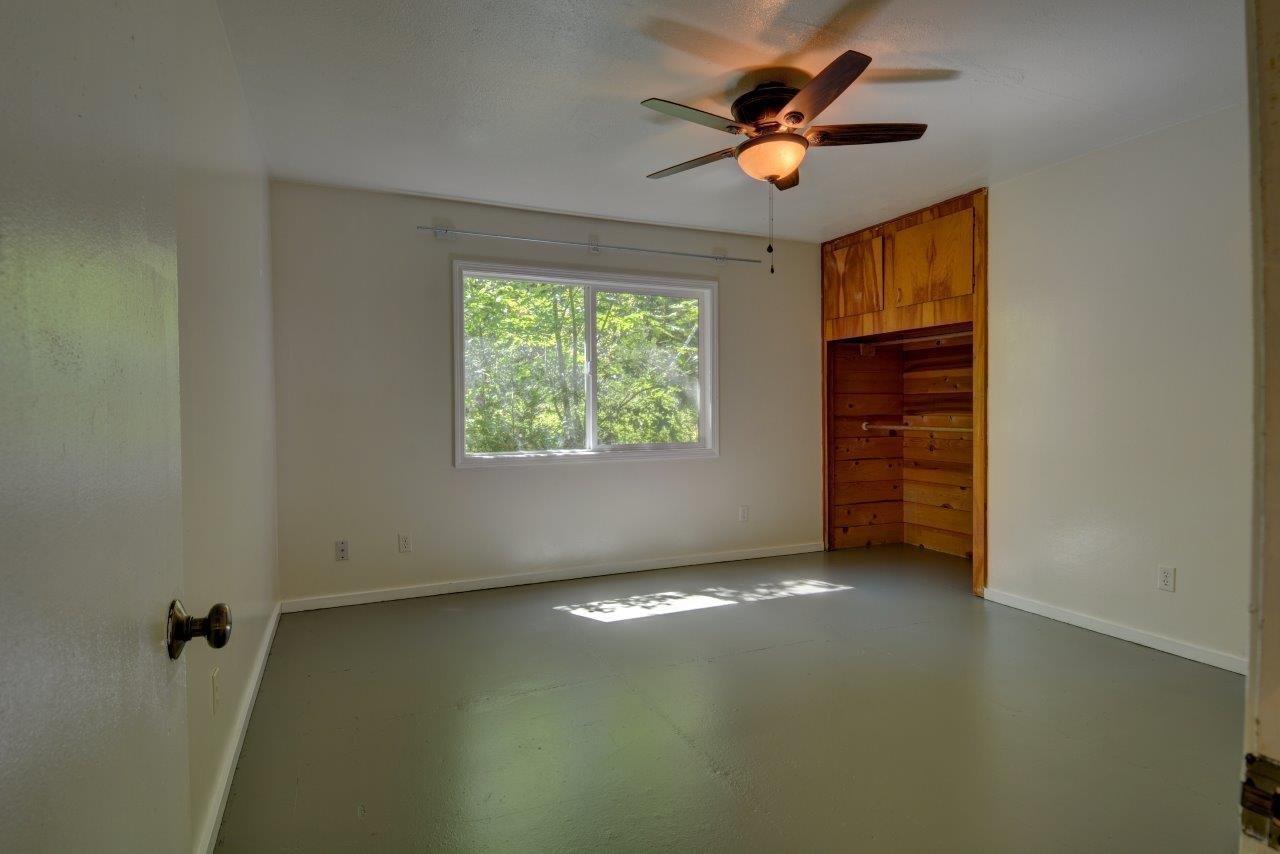 6899 West Evans Creek Road Rogue River, OR 97537 - Photo 25 of 29 Bedroom 2