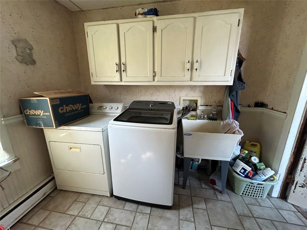 343 Malone Ridge Road Washington, PA 15301 - Photo 18 of 50 a utility room with dryer and washer